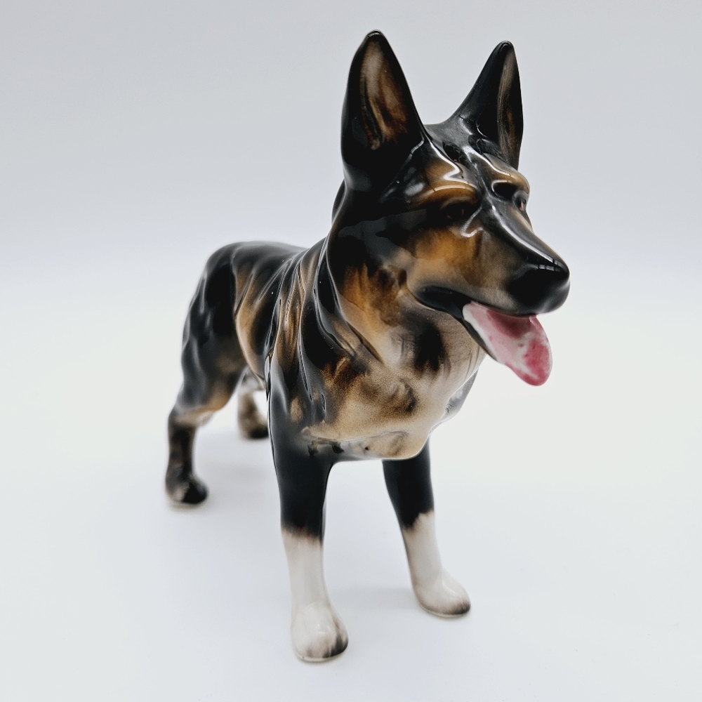 VINTAGE | McCameron & Sons german shepherd dog sculpture figurine